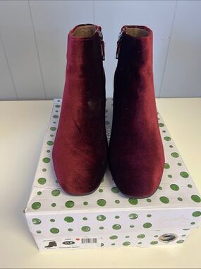 Earthies Burgundy Velvet Ankle Booties
